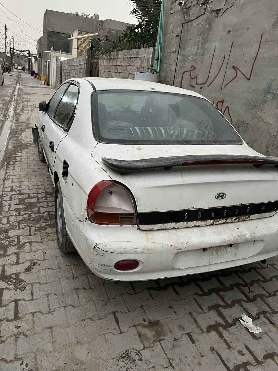 سلام عليكم شباب سيارة سوناتة 2001 كير ومحرك وساصي كفالة عامة بيهة خياسات بل تكم لسيارم متروكة صالهة 3 سنوات بس اشغلهة وعوفة ما طالع بيهة ابد رقم ذيقار مداور ثاني يوم سيارة شغالة وخير من الله سيارة بس ليتات عوزهة وبك لايت بسعر مناسب تصل وبيك خير ودلل *********** اتواجد فقط وتساب
