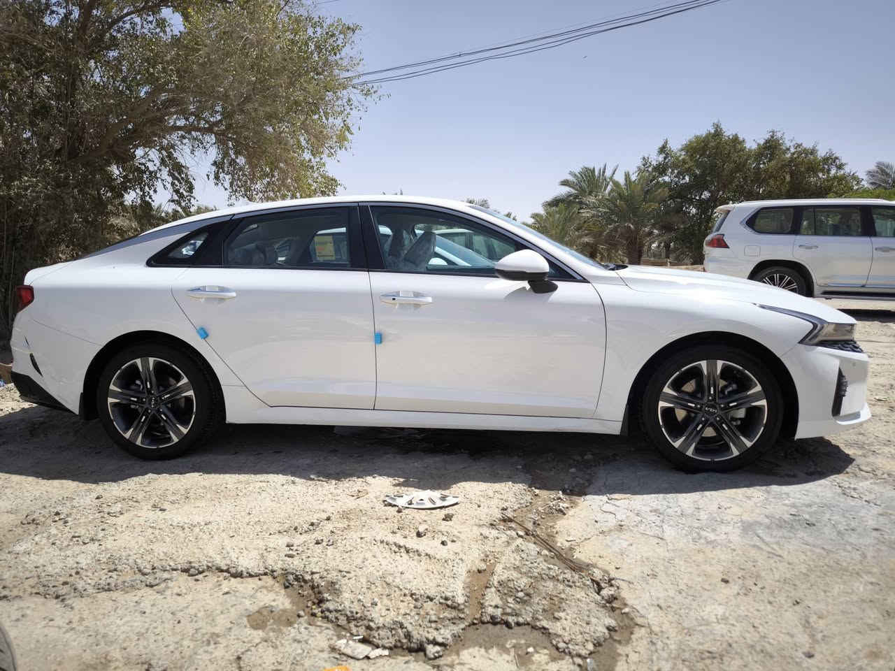 2022  كفالة بيهه فقط بارد بالجاملغ الخلفي
رقم بغداد حره مشروع وطني وابو السنوية بالناصرية وتداور ب الناصرية 
ماشية 100 
مكينة 2000 دوش 
كير مكينة مكفول بشرط 
دهن كله اصلي
مواصفاتهه الخليجي المعروفه 
حساسات امامي خلفي 
كير ٦ نمر  AT
5 وضعيات قيادة 
بصمة تشغيل وابواب وجنطة 
تشغيل عن بعد 
تبريد لمس 
مري شفط 
مانع انزلاق ABS 
كامرة خلفية وضعيتين 
ويل ١٨ بلاد 
كرسي سائق كهرباء 
وبعد بيهه مواصفات
السعر 205 وبيهه مجال بسيط 
فقط الشراي يتصل (مكاني الناصرية )
***********
***********
