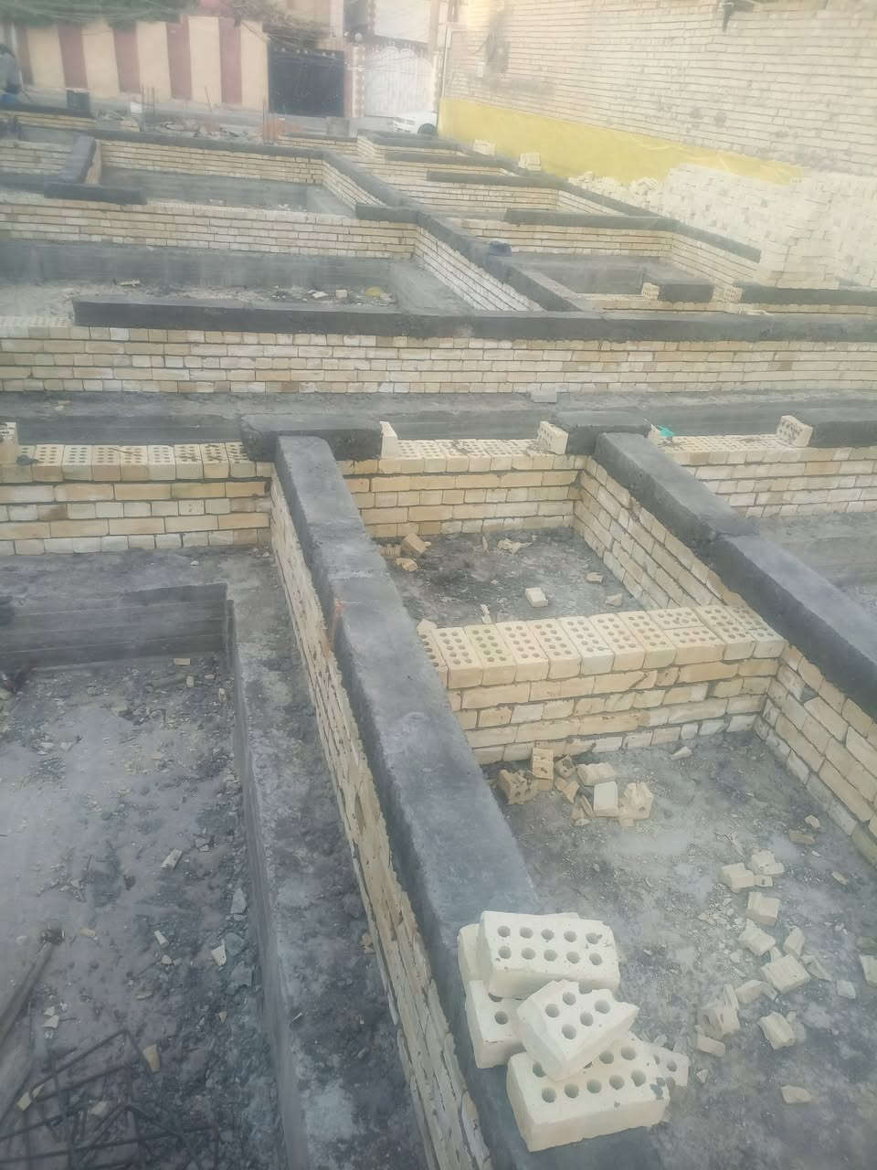 خلفه بناء درجة اولى شغل سريع ونضيف شغل مهندسين متفرغ حاليا في كربلاء ‏‪
***********
