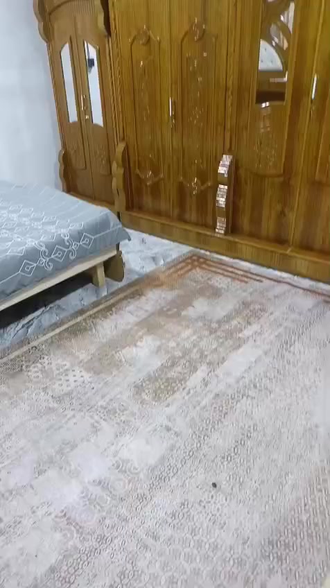 سلام عليكم ورحمة الله غرفه عراقي نضيفه ريدهع مليون و300وبيهه مجال  بصره امن دخلي  ***********
