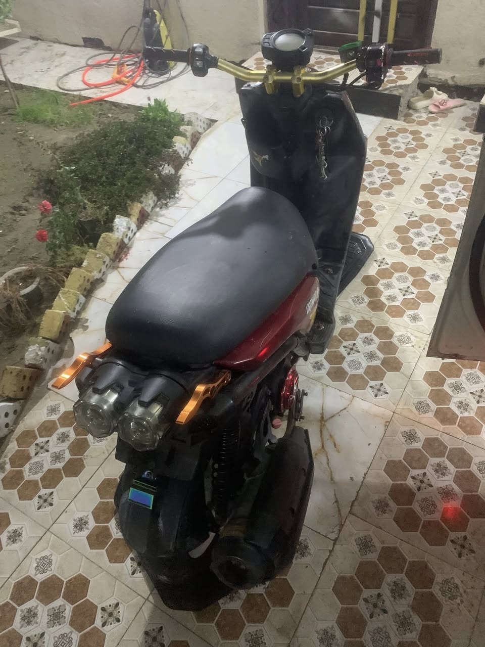 السلام عليكم سكنز جبلي للبيع  دراجه نظيفة دراجة مزودة نصة السعر ٨٠٠ وبية مجال لاتصال ع هذا الرقم ***********
