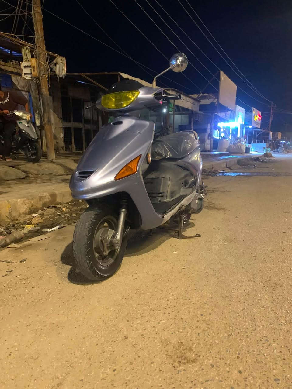 سلام عليكم دراجه 🛵فراشه للبيع صارله شهر من طالعه من الحاويه !!مجمع الياباني !!
مكينه مامفتوحه نهضه ومعدل فول. كهربائيات كله شغاله سلف هندر كله شغال مكاني دوانيه 👑 سعر خاص او تصال ع رقم ….***********…
