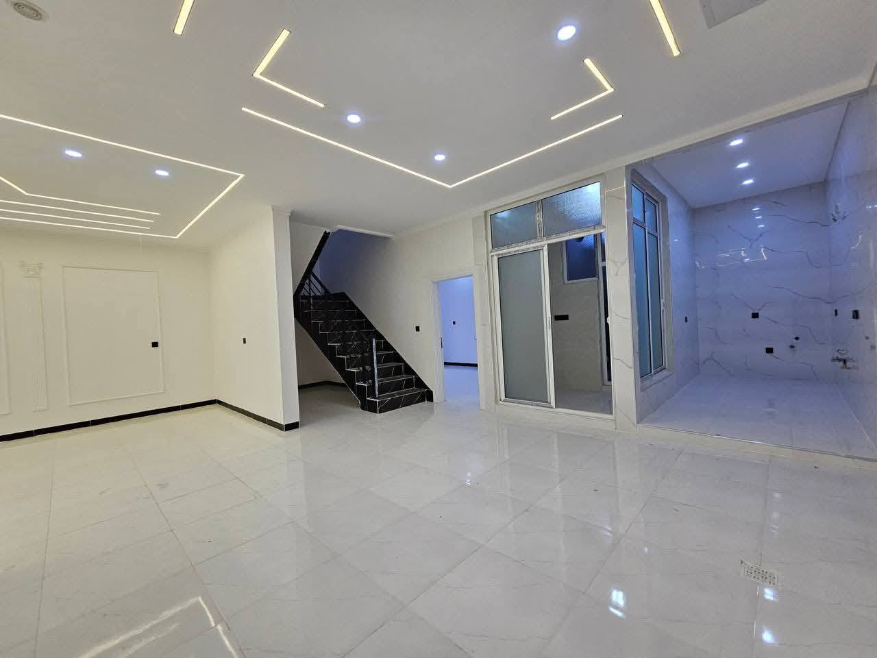 #اربيل_الجديده
بیت جدید للبیع في منطقة أربیل جدیدة ( هولیري نوي ) 
١٨٠ متر     
شارع ٢٠ متری 
منطقە ٤٥٠ متری 
قرب مدرسة زوزک 
٤ نوم
٣ حمام 
اتجاه قبلە + غروب

للاستفسار
***********
***********
*********** واتساب

عقارات ابو آدم في أربيل

لمشاهدة بقية العروض مع ذكر السعر موجود في تلگرام. https://t.me/new1erbil
