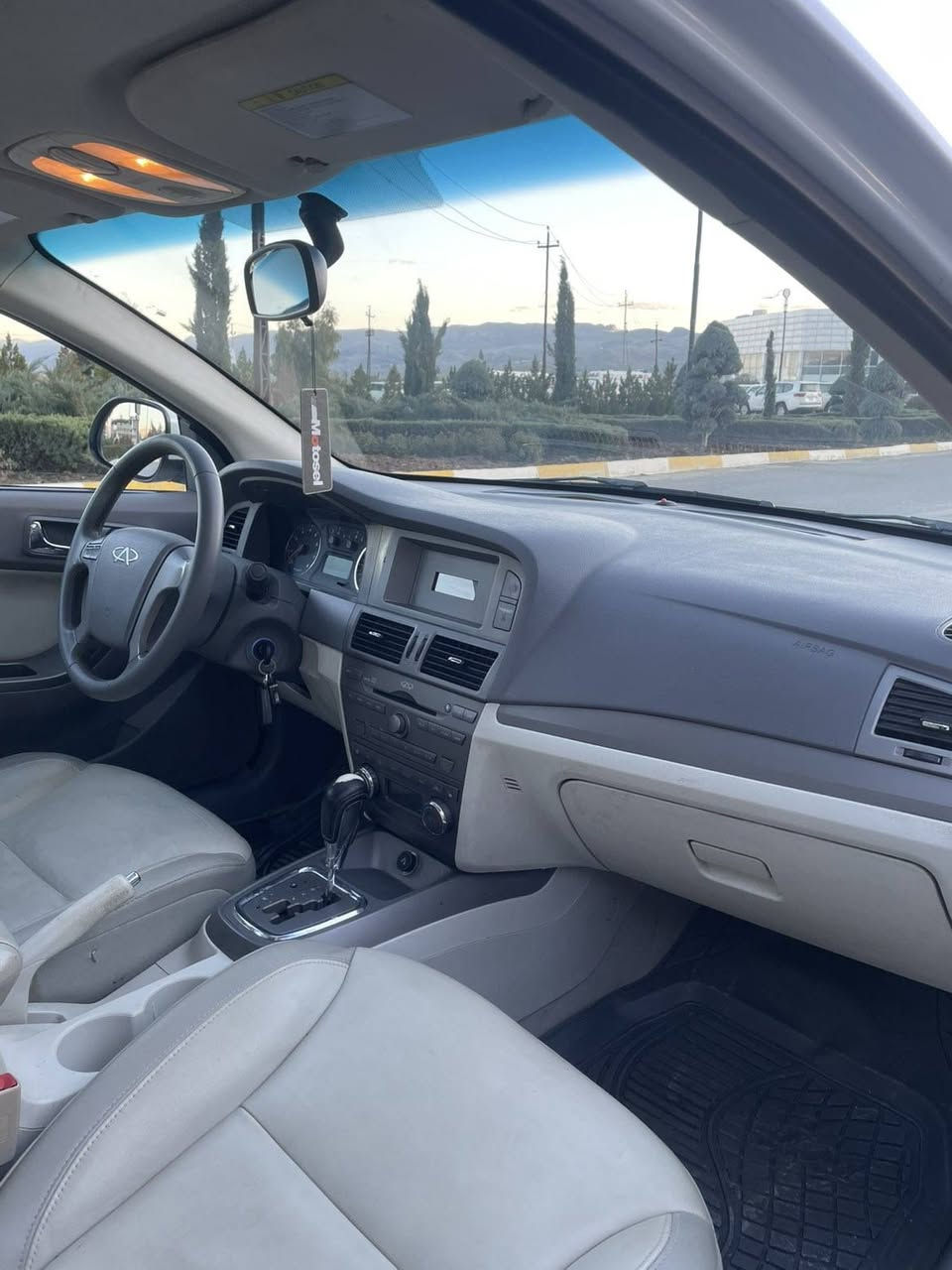 شیری مۆدێل 2014 مەکینە 18 مرخوب گیرعادی و تۆماتیک سەیارەکە فوول مواسەفاتە کوشن جلدە+کارەبایە سلایدە ناو کرێمیە پەردەیە سەیارەکە بێ بۆیاخە بێ دەعمە هیچی نیە سەنەوی سالێکە بەسەرچووە سەیارەکە لەسەر دەقی شەریکە ماوەتەوە گێرو مەکینەی بەشەرت نەکراوەتەوە تەحویل خرامە بەشەرت سعری 60$💵گەلاو معامەلەیکی برایانە شوێن/سلێمانی
ژ.م ***********
