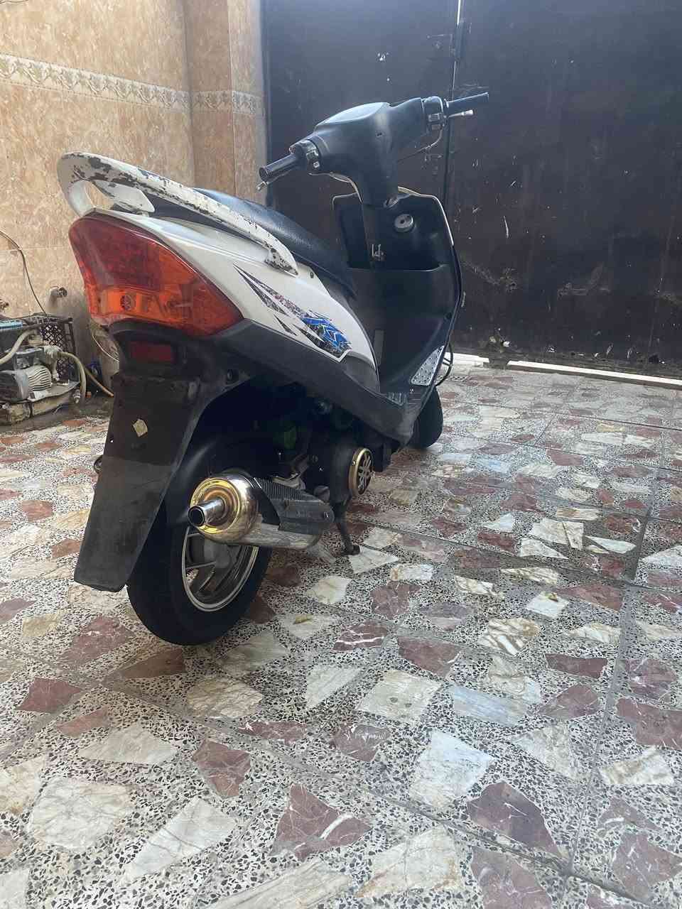 سلام عليكم ماكس عدله للبيع ملاحضه ليدور مال موته خلي يطلع كبل دراجه  كلها مزوده تزويد اصلي مو لملوم وياله عنكبوت اصلي وزوج تايرت جدد+ صدر RGS+ شيال RGS +كلجات WF  ابو لورده+صالنصه +قبق فلاوين +يدات RGS +قبضات KOSO+ دبل خلفي+ ملقط +تطواله فج +فلنجه+تعلكه حضن +اشاير مال 4ولفات +بكلايت 4ولفات +مكينه 55 دراجه بيها شلعه شك لكاع شرط اذ مو دوسلها تعلك ماتاخذه رايدها 950$ مكاني شعب لشراي يتصل  ***********
