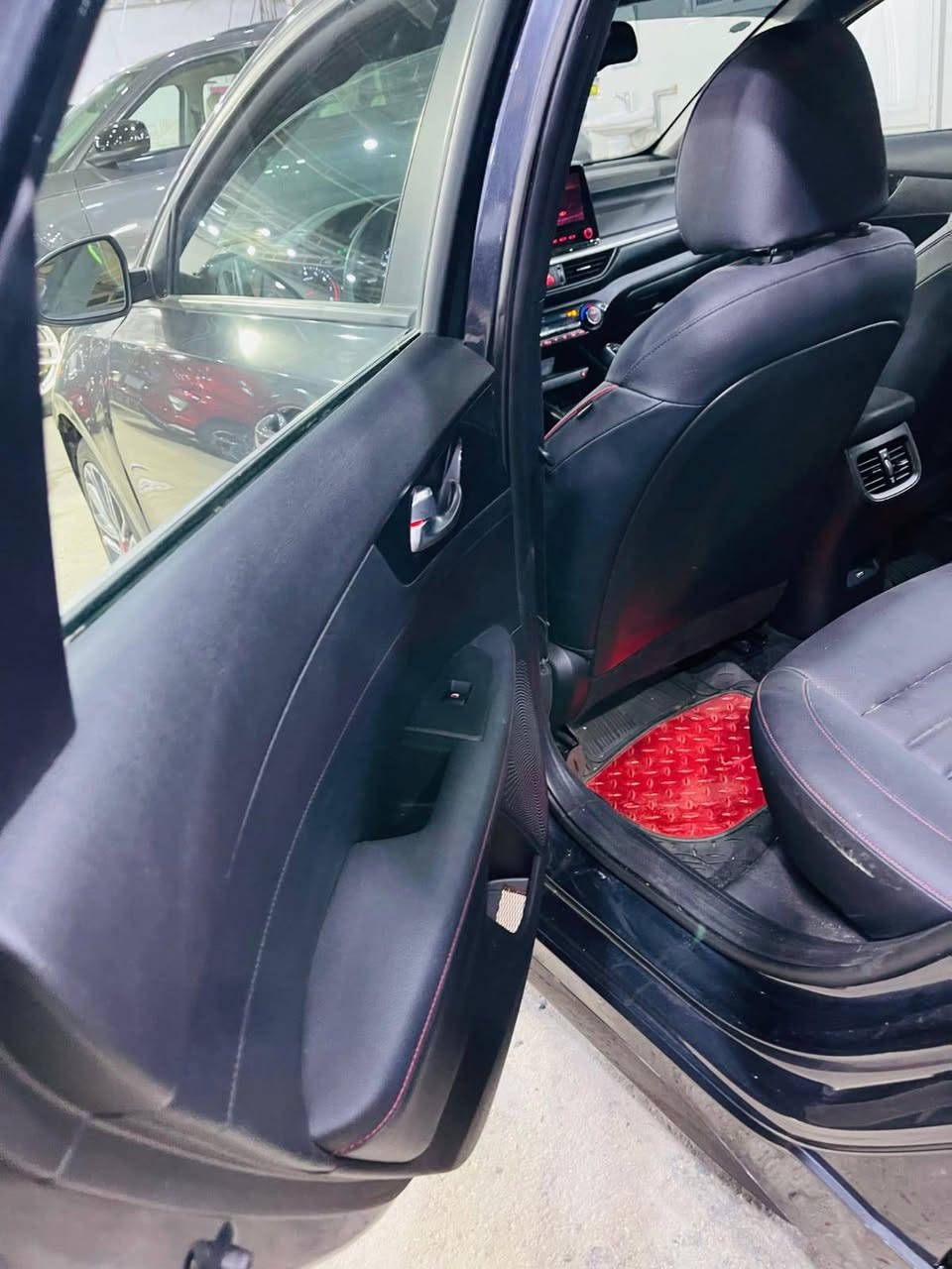 سلام عليكم
كيا فورتي جيتي 2023( كير عادي كير عادي)
حادثها جاملغ ايسر خفيف بدون صبغ بارد وتكحيل
السعر ١٣٧ وقابل للتفاوض 
بدون رقم
حادثها كلش خفيف وراجع بارد فقط جاملغ ايسر امامي 
بوليش نانو سيراميك
محرك 1600 تيربو
*شاشه استقبال
شاشة كار بلي ابل
شاشه اعطال
تبريد قطعتين
كشنات جلد GT تدفئة تبريد كهربائي 
رادو امامي خلفي
كاميرا خلفي
لون رمادي غير محدد
تحكمات استيرن
بصمة تشغيل
بصمه ابواب
مكان السياره بغداد
***********
