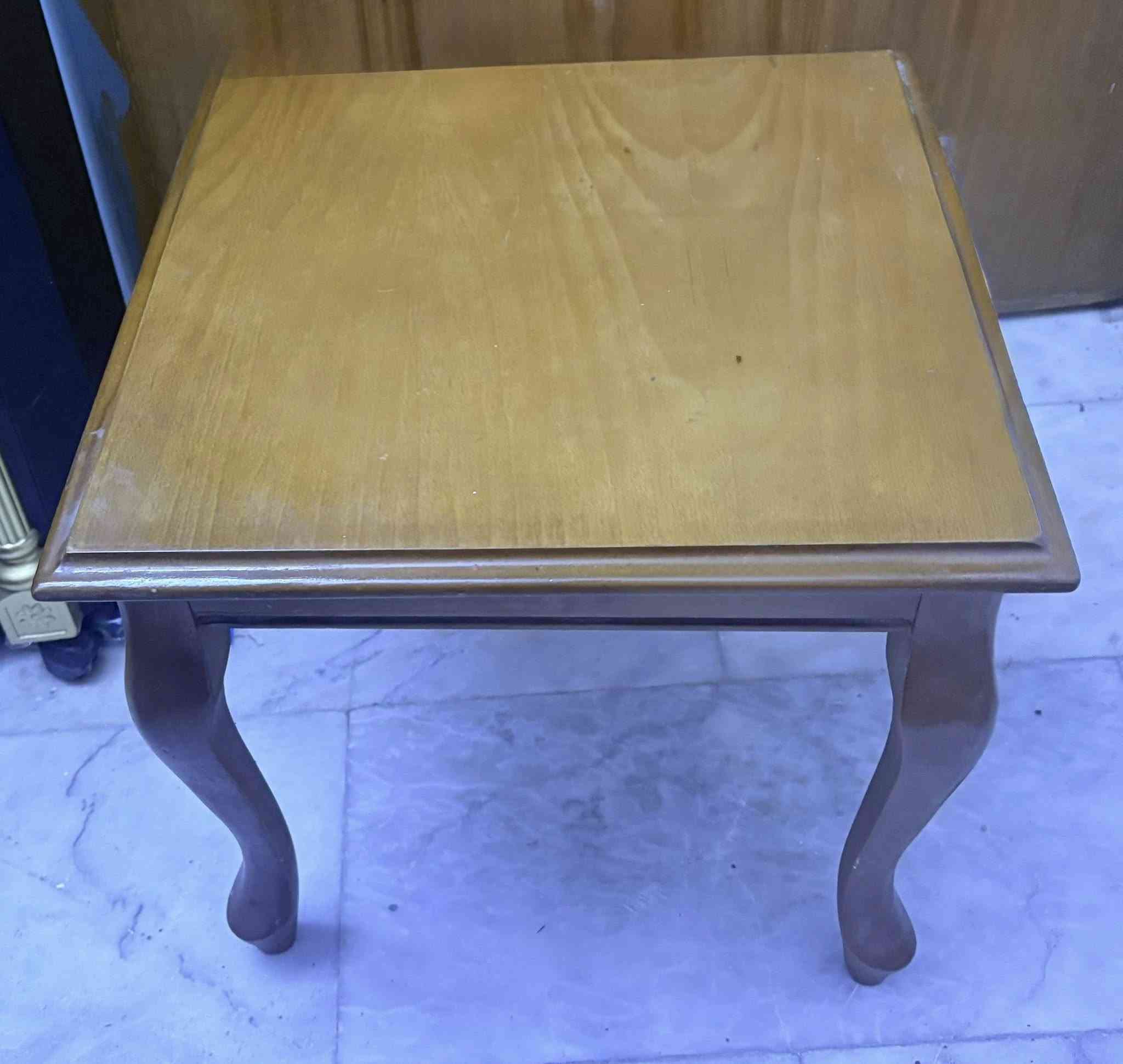 تخم قنفات 10مقاعد للبيع
الصناعة تركية فاخرة
يتكون من قنفات عدد اثنين (ثلاث مقاعد) و أربع كراسي 
و ميز وسطي و أربع طبلات خشب زان كما موضح في الصور
السعر :800مع الميز و الطبلات 
العنوان :بغداد حي العامل دور النفط
باقي التفاصيل خاص


**إذا كنت صاحب هذا الإعلان وتريد حذفه لأي سبب، رجاءا أرسل رسالة إلى الدعم الفني**