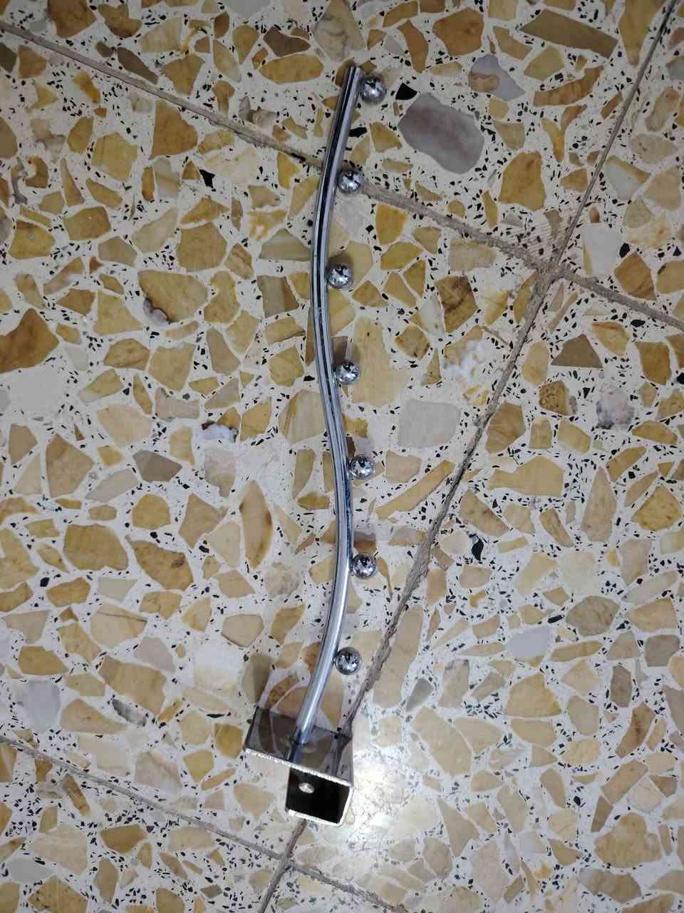 اخوان متوفر خرز عالسكة مثل الصورة اكثر من ١٠٠ مامتأكد من العدد وخرز نوع ثاني عالشخاطة ومساطر ستيل ثقيل ودنكة ثقيل عدد ٣ وقاعدة دنكة عدد ٣ واكو بعد شخاطات ستيل وعارضات اريد ابيعهن شلع مكان النجف
***********
