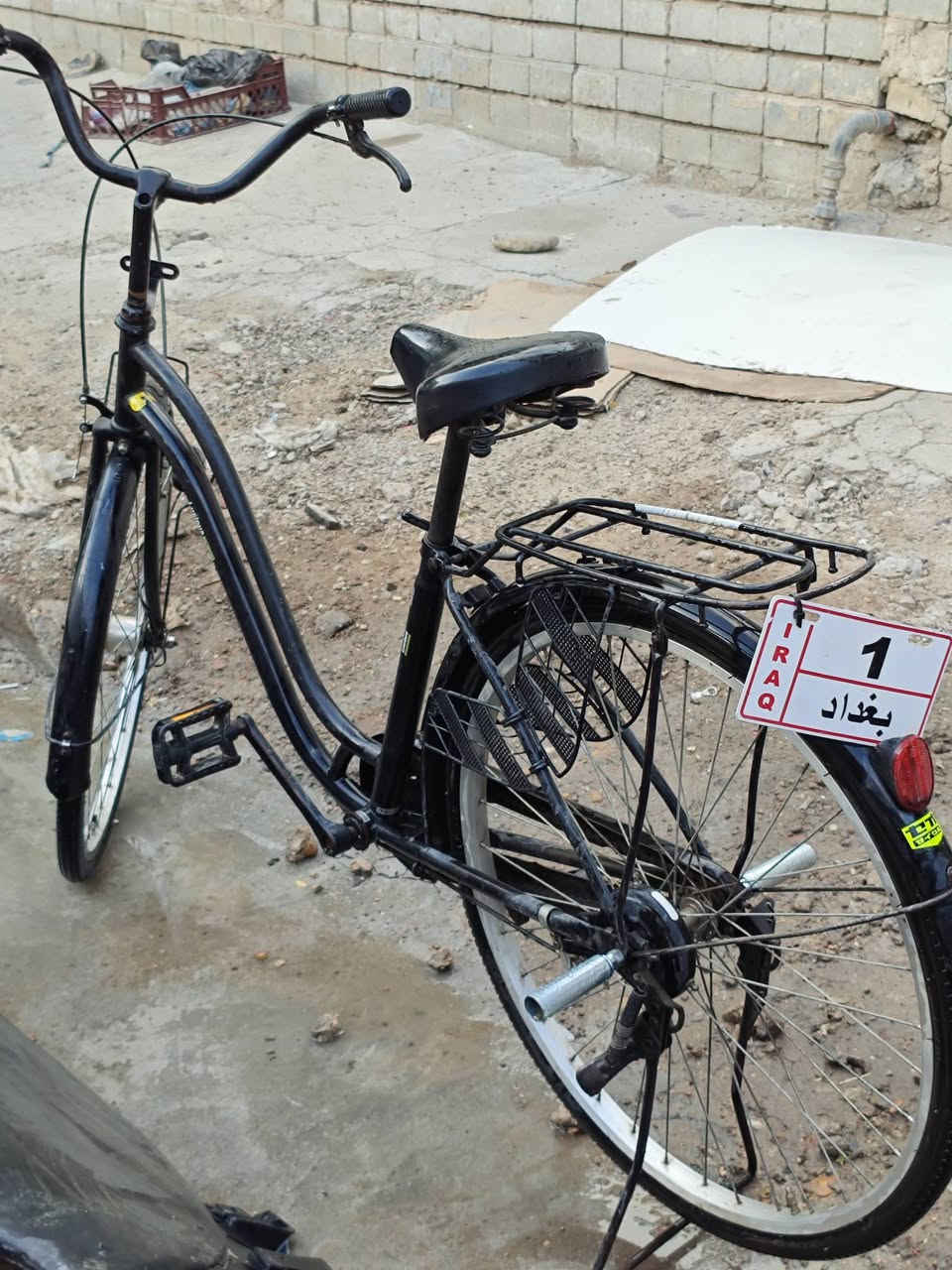 سلام عليكم
بايسكل بناتي للبيع

حجم 26

لون اسود 

سعر 100 بي مجال حك جيه 
مكان بغداد كاضميه
تواصل *********** واتس اب فقط
