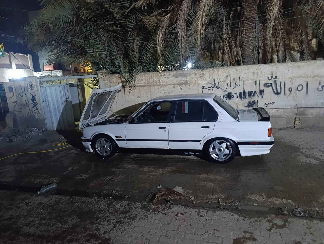 اللهم صل على محمد وال محمد 
الحلال للبيع 
السعر 59
  BMW e30 320i
موديل 1991 لون ابيض 
تبريد ثلج
كشنات جلد
كزوز رياضي 
سستم صوت 
مكينه مطليه كروم 
وياله رياضي بي بي اس
رقم القادسيه سنويه نافذه
كير قبل يومين شاده كارتون
السياره مصروف عليه 
رجائا فقط الشراي يتصل
مكانه الديوانية 
غير متواجد على الفيس
تصال أو وتساب
***********

