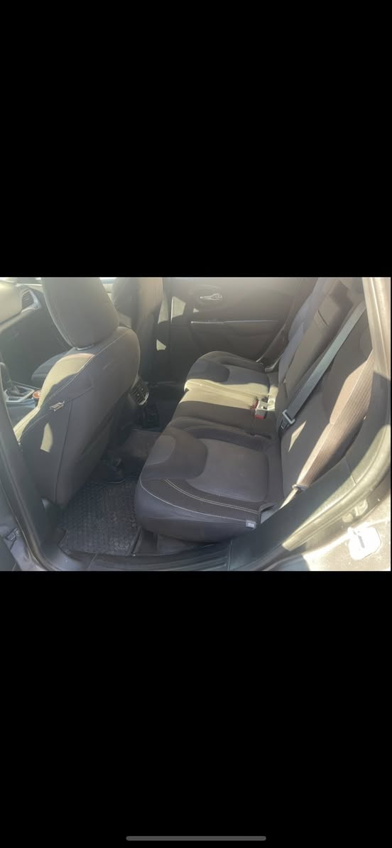 للبيع جيب بزون ٢٠١٧
وارد أمريكي بدون حادث 
مكينه /٢٤٠٠
رقمهه /بغداد 
عنواني /بصره
رقم/***********
السعر ١١٥
