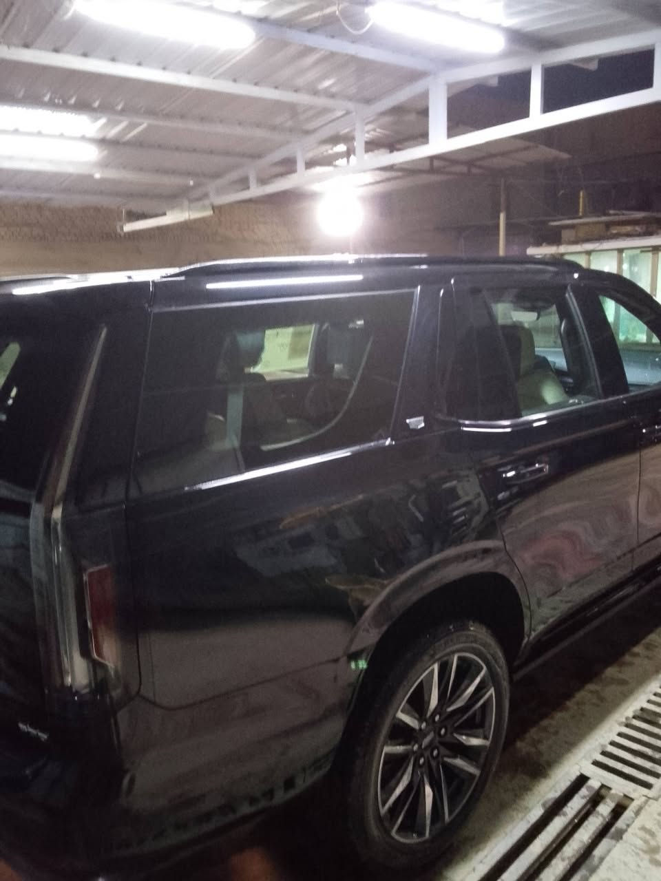 سلام عليكم 
كاديلاك اسكاليد 2021  
خليجي السيارة (داخل لون أبيض) 
بارد فقط بالجاملغ الأيسر قليل باقي كفالة
ملاحظة السيارة مغلفة (ppf) عشر سنوات
السعر 700 وبيها مجال للشراي 
***********
رقم بغداد الجديد تحويل ثاني يوم 
المواصفات 
تشغيل عن بعد 
36 سماعة 
‏‎5 كاميرات
‏‎5 بصمات
فور ويل
كشن رجاج 
دوسات كهرباء 
داتا شو 
بانوراما 
داخل ابيض
لايت زنون عالي ناصي ٥ عدسات
‏‎4 شاشات بالدشبول والسقف والكشنات
تحكم بريك 
رادار تحديد مسار
رادار خلفي
رادار امامي 
رادار جانبي 
كشن تدفئة وتبريد سايق وراكب
كشنات خلفية تدفئة
مري شفط 
اشارة بداخل المراية
كشنات جلد 
كشنات خلفية منفصل VIP
علامة كاديلاك ضوئية بالدعامية الخلفية
الكشنات كهرباء 
ذاكرة ميموري ستيرن وكشن
ويل ٢٢ بلادي 
بااختصار السيارة فول للاخير 

مكان سيارة بغداد /حي الجهاد

السعر700ورقه وبي مجال للشراي 

وبالعافية الي تكون من نصيبة

***********
