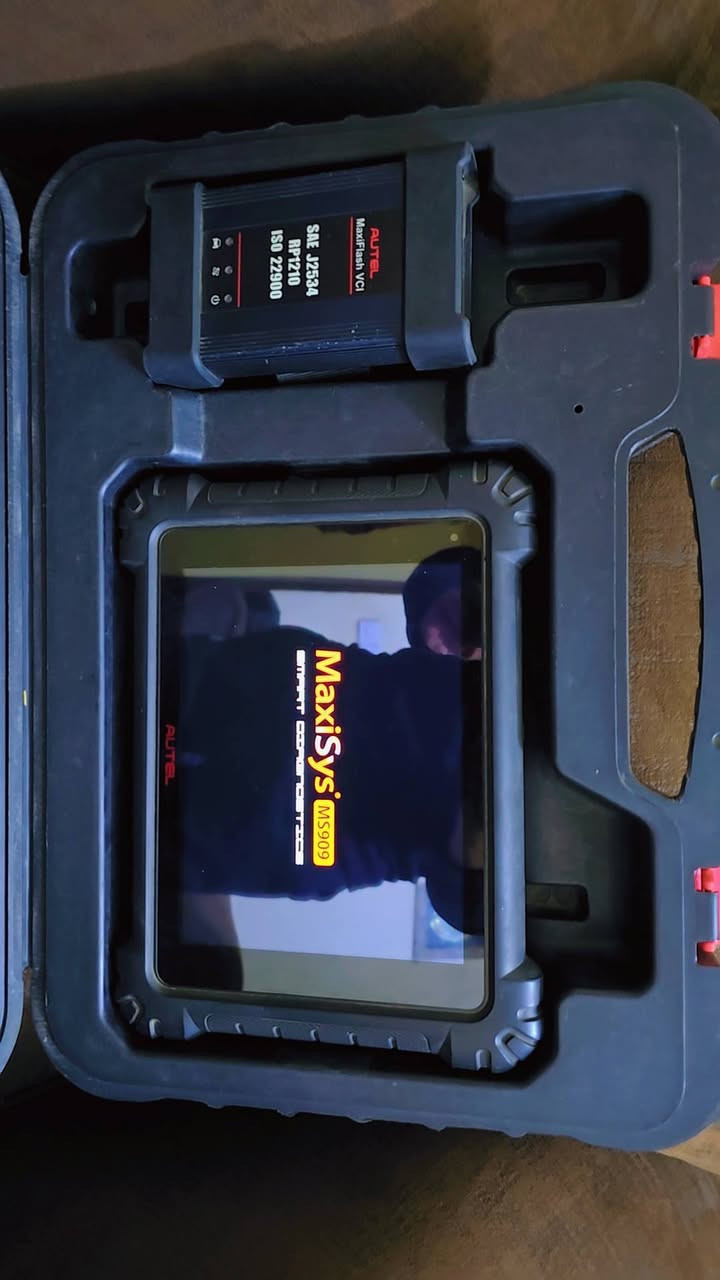 السلام عليكم جهاز اوتيل 909 غني عن التعريف فحص وبرمجة يدخل على جميع السيارات الامريكي والكوري والياباني والالماني و برمجة اون لاين برمجة رادار فحص شجري وبرمجة كافة عقول السيارة وترسيت وسبشل فكشن و تحديثه لل٢٠٢٤ ضمان شركة لمعان الوسام للاستفسار الاتصال على الرقم ***********
