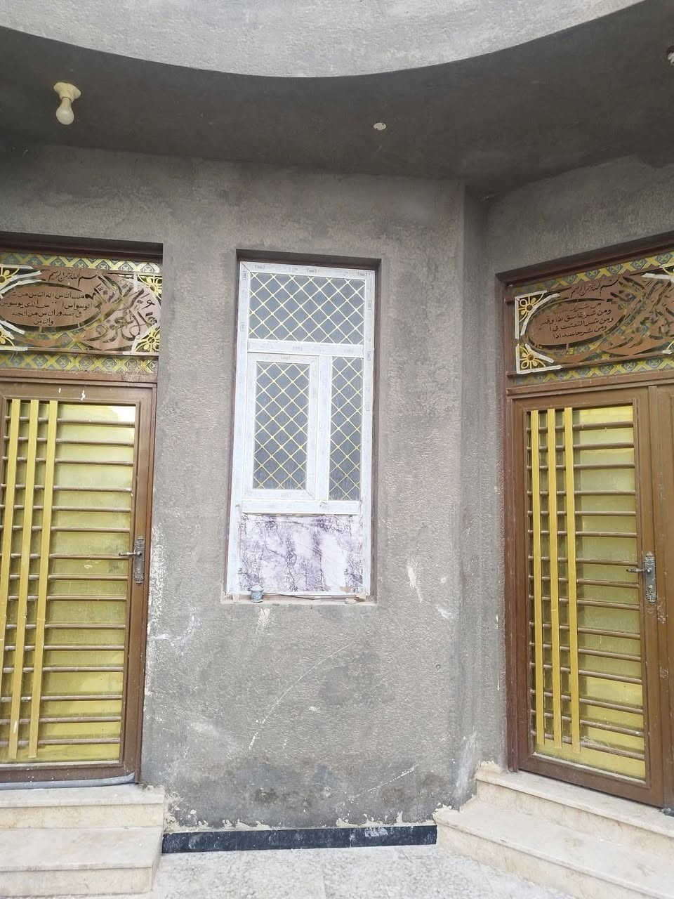 🏠 بيت للبيع – بناء حديث
📍 الموقع: حي الحشد – قريب من شارع الصداقة
🏗 نوع البناء: طابق واحد – تشييد حديث
📐 المساحة: 200 متر مربع
🔹 تفاصيل البيت:
غرف نوم: 2
صالات: 2
مطبخ حار + مطبخ بارد
غرفة استقبال
كراج كبير
✨ البيت مناسب للسكن العائلي وموقعه مميز وقريب من الخدمات.
📞 للاستفسار والاتصال:
***********
***********
📱 واتساب:
https://wa.me/9647879659200
