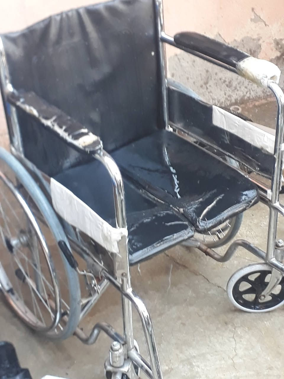 بايسكل للبيع قيم واخذ
عربانه معوقين ٢٠ الف مستعجل ابيع 
***********
