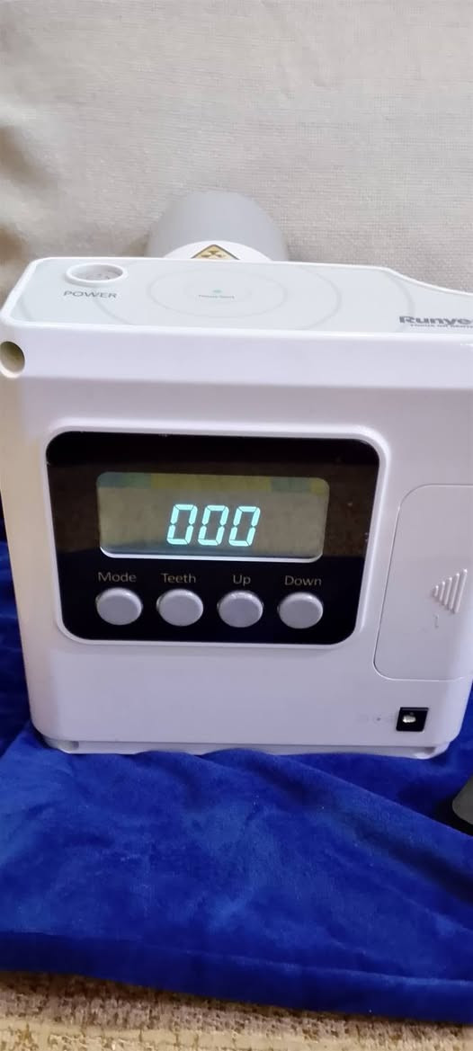📢 للبيع جهاز أشعة أسنان محمول (Portable Dental X-Ray)
النوع: Runyes Portable Dental X-Ray
🔹 جهاز أشعة أسنان محمول عالي الجودة. 🔹 سهل الحمل والاستخدام داخل العيادات والمراكز الطبية. 🔹 يوفر صور أشعة واضحة ودقيقة لتشخيص حالات الأسنان. 🔹 مناسب لتصوير الأسنان المفردة، الجذور، الزرعات السنية، وعلاجات سحب العصب. 🔹 تصميم مريح وخفيف الوزن مع بطارية قابلة للشحن. 🔹 مزود بأنظمة حماية وتقليل جرعة الإشعاع.
مميزات الجهاز: ✅ جودة تصوير عالية. ✅ سرعة في التقاط الصور. ✅ سهل التشغيل والتنقل. ✅ مناسب للأطباء وعيادات الأسنان. ✅ بحالة جيدة وجاهز للعمل.
للاستفسار والمعلومات: 📞 ***********
