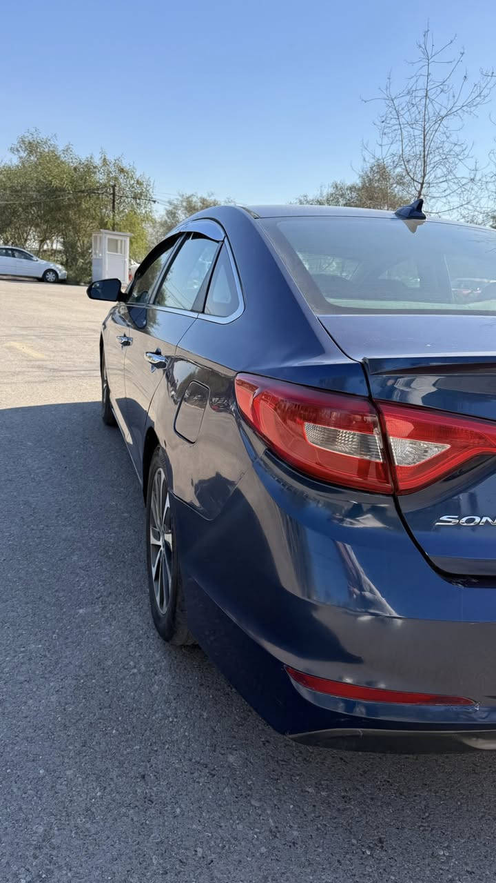 السلام عليكم
عندي سوناتا 2015امريكي GDi

حادث جاملغ امامي جهه السايق 

مكينه مچفته جديد 

تبريد منظومه جديده  كلها مضبوطه
 
السياره مداريها  وما ناقصها شي  تجي تشغل وتطلع 

السعر:125 وبيها مجال 

للستفسار :***********
