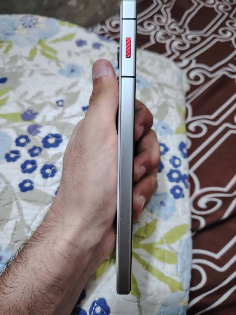 الذاكرة: 256GB
البطارية: 99%
الجهاز نظيف جدًا واستعماله خفيف.
الملحقات كاملة مع كفرين وجميع أغراضه الأصلية.
ويجي وياه سماعة HyperX Cloud II..
📍 الموقع: بغداد - بياع
📞 للاستفسار والتواصل:***********
