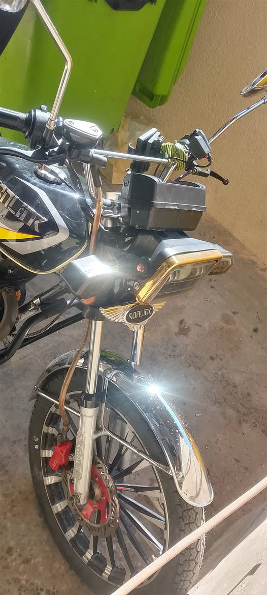 سيفان موديل 24
تاير امامي خلفي جبلي جدد 
سنجيل جديد
شوته جديده
دراجه سلف هندر 
....تنويه بيه دخانه بيضه خفيفه...
السعر 550وبيه مجال
***********
مكاني الشعب
