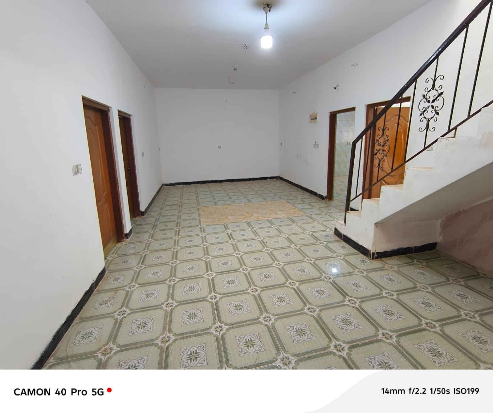 بيت طابقين للايجار بال٥٥   ٥ غرف نوم امام الساحة كبيرة 
للاستفسار 
***********
***********
