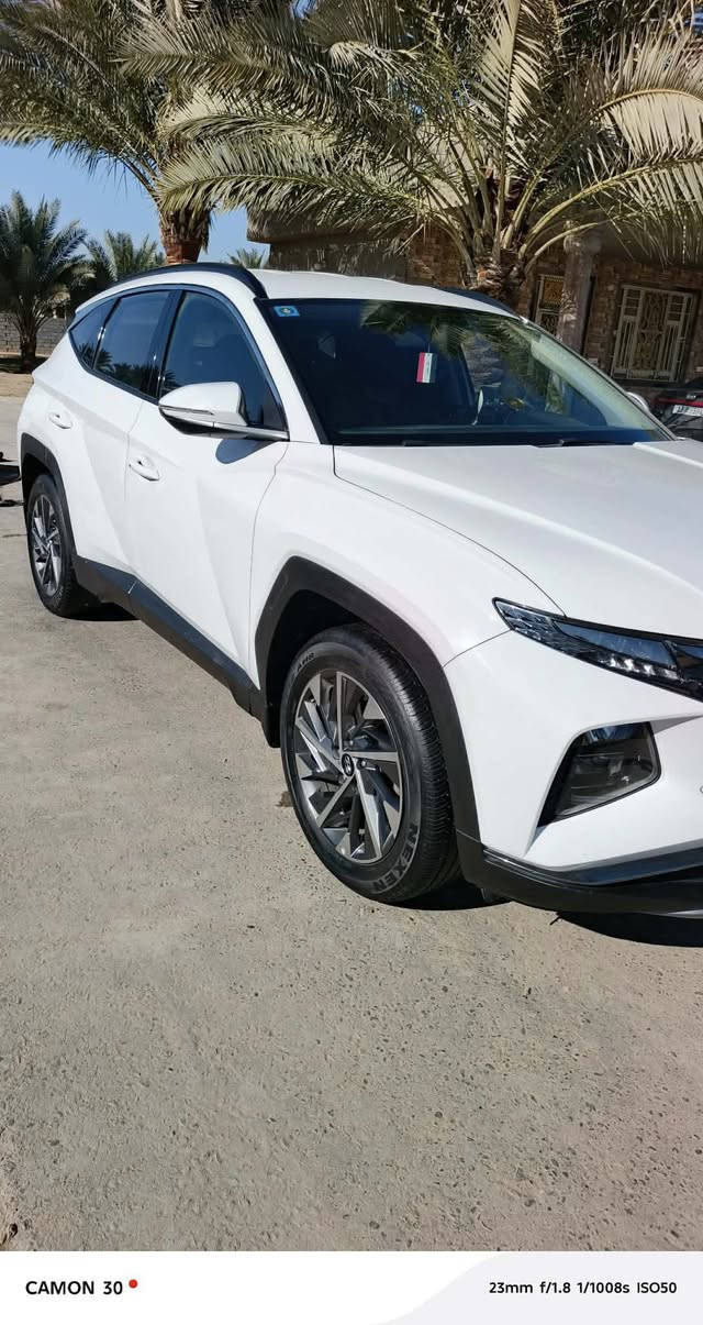 هيونداي توسان 2022 خليجي مكفوله كفاله عامه كير ومحرك وضربه وصبغ وتبديل وفتح ماشيه 70 الف
 فول مواصفات عدى البانوراما
‏رقم بغداد بسمي
‏حجم المحرك 2000دوش على وضع الشركه 
‏شاشه دجتل
‏تشغيل بصمة 
‏تشغيل عن بعد
‏AIRBAG عدد 2
‏سايد بريك دگمة   
‏بك لايت LED
‏كروس سرعه
‏اتو هولد اريل نفيكيتر
‏مقاعد امامية كهرباء 
‏بردات ابواب خلفية 
‏حساسات امامية 
‏حساسات خلفية 
‏حساس كشنات
‏تحكم مقود كامل
‏بصمات عدد 2 
‏انارة ترحيب
‏مدوشمه جلد كشنات وارضيه
‏نقطة نزول منحدرات
‏نظام مانع تزحلق  ‏ABS
‏شاحن موبايل واير ليس  
‏اشاير بالمري والمري قابلة للطي 
‏مخرج AUX
‏مخرج USB
‏BIuetooth
‏مخرج منفذ الطاقة عدد 2    
‏درايف مود
‏(Normail - eco- sport t) 
‏كفاله عامه من جميع النواحي   فقط بارد اقل من شبر السعر 202بيه مجال بسيط 
‏كربلاء الحسينية 
***********
