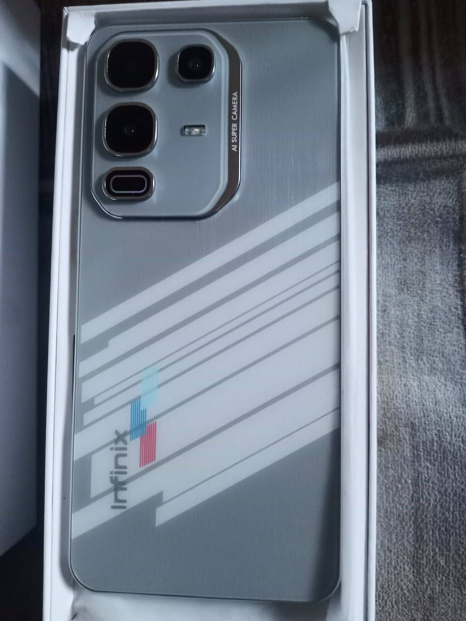 نوت 50برو
طلعلي با الامزون ماعرف شكد 
سعره قيم وخذه بالي يرضا الله 150وبي مجال 
*********** واتساب
