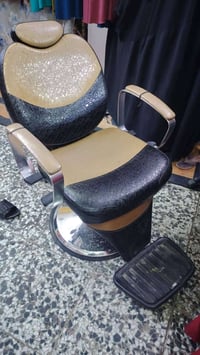 كراسي حلاقه للبيع مكاني باب المعظم كلمن وسعره تفاصيل خاص او اتصل يوجد ...