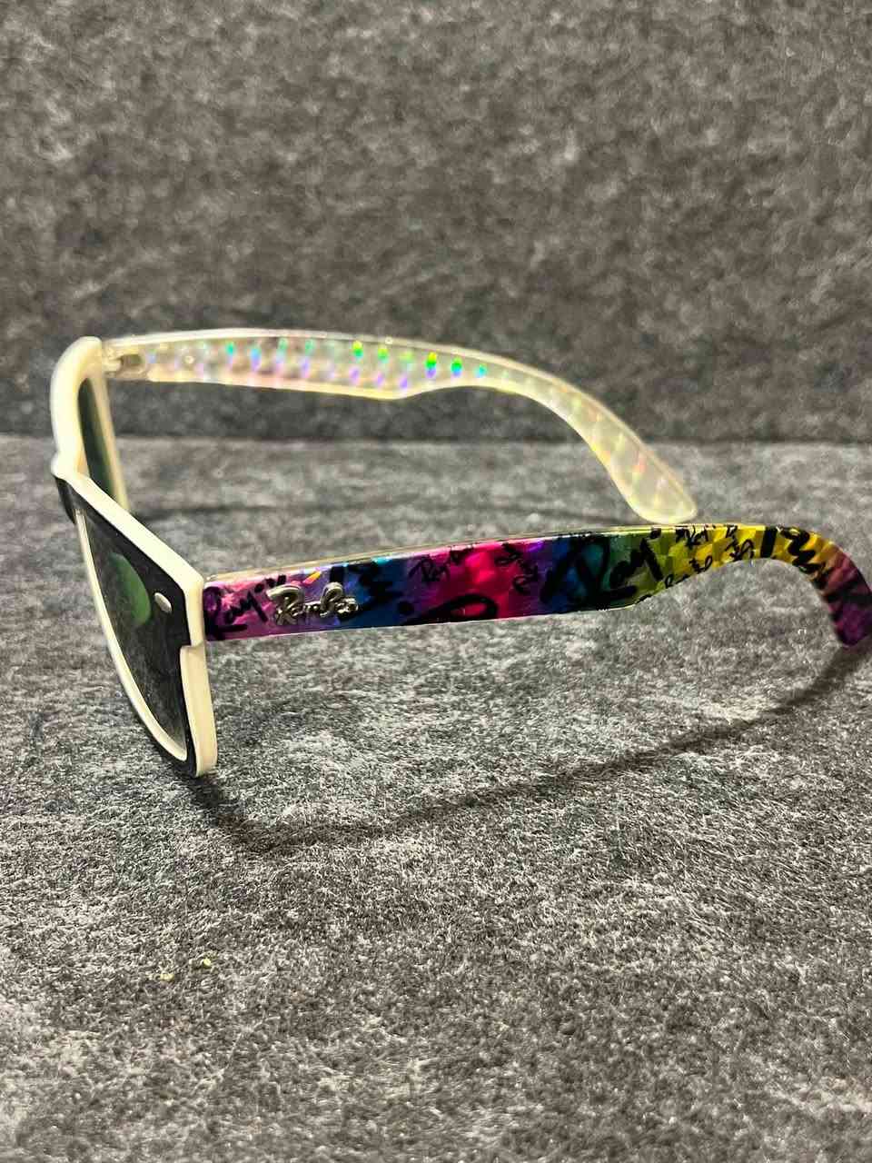 السلام عليكم
نظاره Ray Ban ايطالي باله
بدون ضرر 
بدون العلبه
السعر 30 الف


**إذا كنت صاحب هذا الإعلان وتريد حذفه لأي سبب، رجاءا أرسل رسالة إلى الدعم الفني**