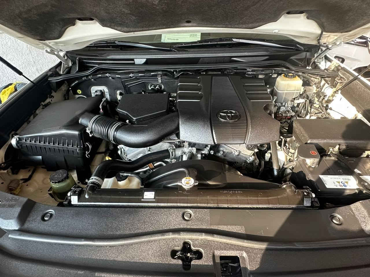 السلام عليكم اخواني و اخواتي  لاند كروز 2019 ساس باب اول 
المواصفات
3شاشات 
دبل ماوس
شاحن واير ليس
باب خلفي كهرباء
دبل كرسي كهرباء
كرسي الساىق 3حركات
بصمه
زراك اماميي
حساس امامي حساس خلفي
مكينه 6سلندر 4000
كير ومكينه عله وضعيت الوكاله
سنويه و هزه و رقم جديده
السعر//510
الرقم//-***********-
