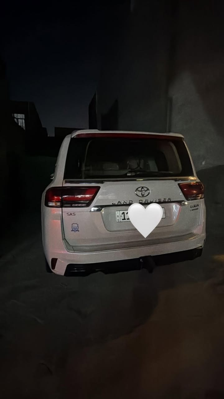 للبيع 🚗
سيارة لاندكروز GXR موديل 2024
✨ المواصفات:
✔️ محرك قوي واعتمادية معروفة
✔️مغلفة ppfبالكامل  
✔️ شاشة كبيرة واربع كاميرات محيطية360
✔️ حساسات أمامية وخلفية
✔️ كراسي عدد 2 كهرباء وخاصية تبريد مقاعد 
✔️ثلاجة جكمجة
✔️ فتحة سقف

للاستفسار والتواصل
0770 029 6629
