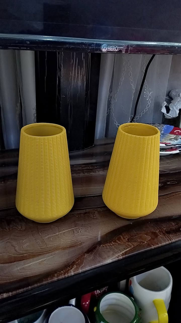 كارتونة تحفيات انتيكا بيه اكثر من 15 قطعة كله خشن تصفية مسوية عليهم يعني القطعة اقل شي تنباع ب15 قيموه واخذوه بس مو اقل من ال30 لان تحفيات غالي
*********** للحجز
