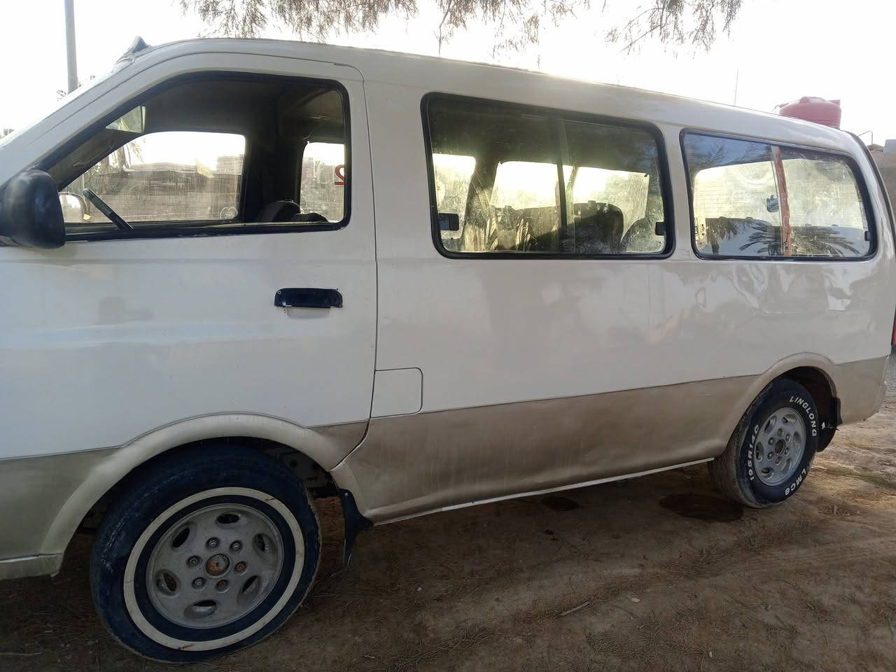 سلام وعليكم سياره للبيع موديل 99اصل السياره نضيفه كير مكينه اكسل تخم تاير سنويه عاج تحويل ثاني يوم السعر 35
تواصل ***********
