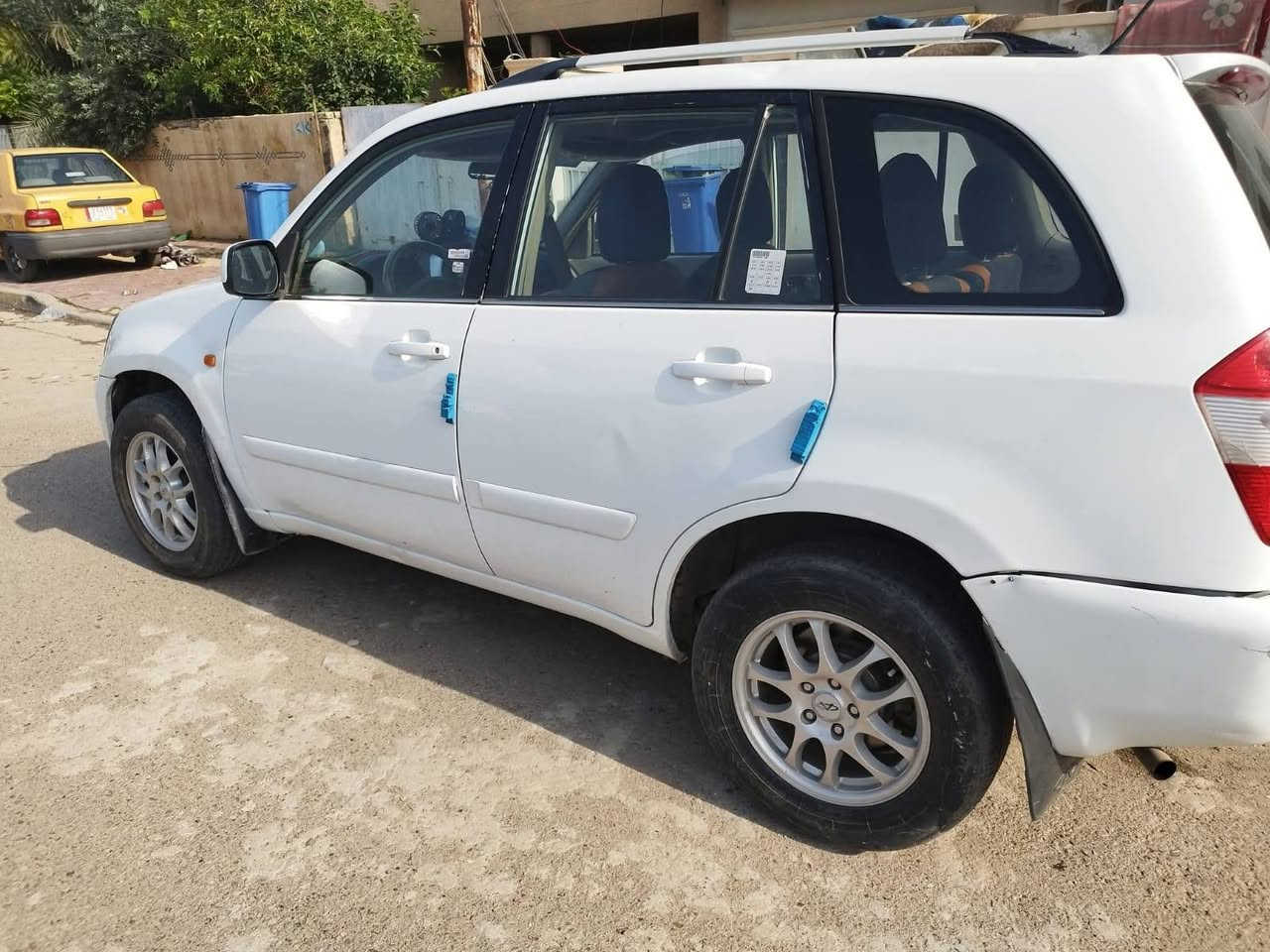 تيكو ٢٠١١ رقم بغداد انكليزي بأسمي لگير ميكانيكي المرغوب
فتحة سلايد روف 
شاشة كبيرة اندرويد
كامرة خلفية
تحكم ستيرين 
تبريد ثلج 
كشنات جلد
نضام قفل تلقائي 

مكاني بغداد البياع السعر ٤٧ ورقة وبيها مجال للطيبين
***********
