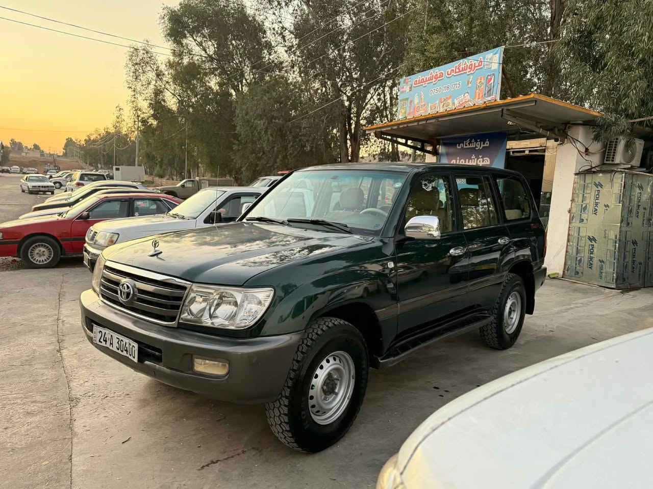 مونيكا موديا 2002 به شه رتى  حاسيبه ى به غداد ناوى نه بيت سى  روعب  واتا  ناو زه رد جام كا ره باى  سه لاجه  ده بل سو پير  ده بل ئيربك و  ته ريد مه ركه زى  ده بل فرجه و هوك  كيرو مه كينه و ته بريدو هه موو به شه رته ده بل ئه كسلو  ٤ تايه و ويلى نويه  سه نه وى ره قه مى هه موو نويه به ناوى خومه  مالى دوسته سيا ره كه  عيزام  سبو غه  لو جوانى  به بى ده عم و ليدان  سه قفى  هيجى  نيه  هه موو كيانى  به شه رته 
شوين  كويه  
سعرى 145 $
***********
*********** كويسينجاك, أربيل
