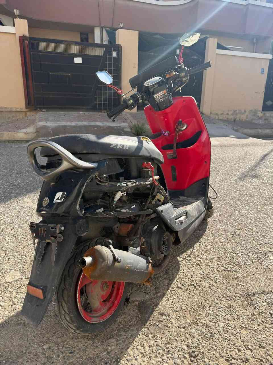 السلام عليكم
دراجه( بوليس) للبيع 
شغاله محرك نضيف  يرادله ترتيب لئن متروكه شوي والويل الخلفي معووج السعر 290
للاستفسار الاتصال على الرقم التالي واتس اب فقط
***********
