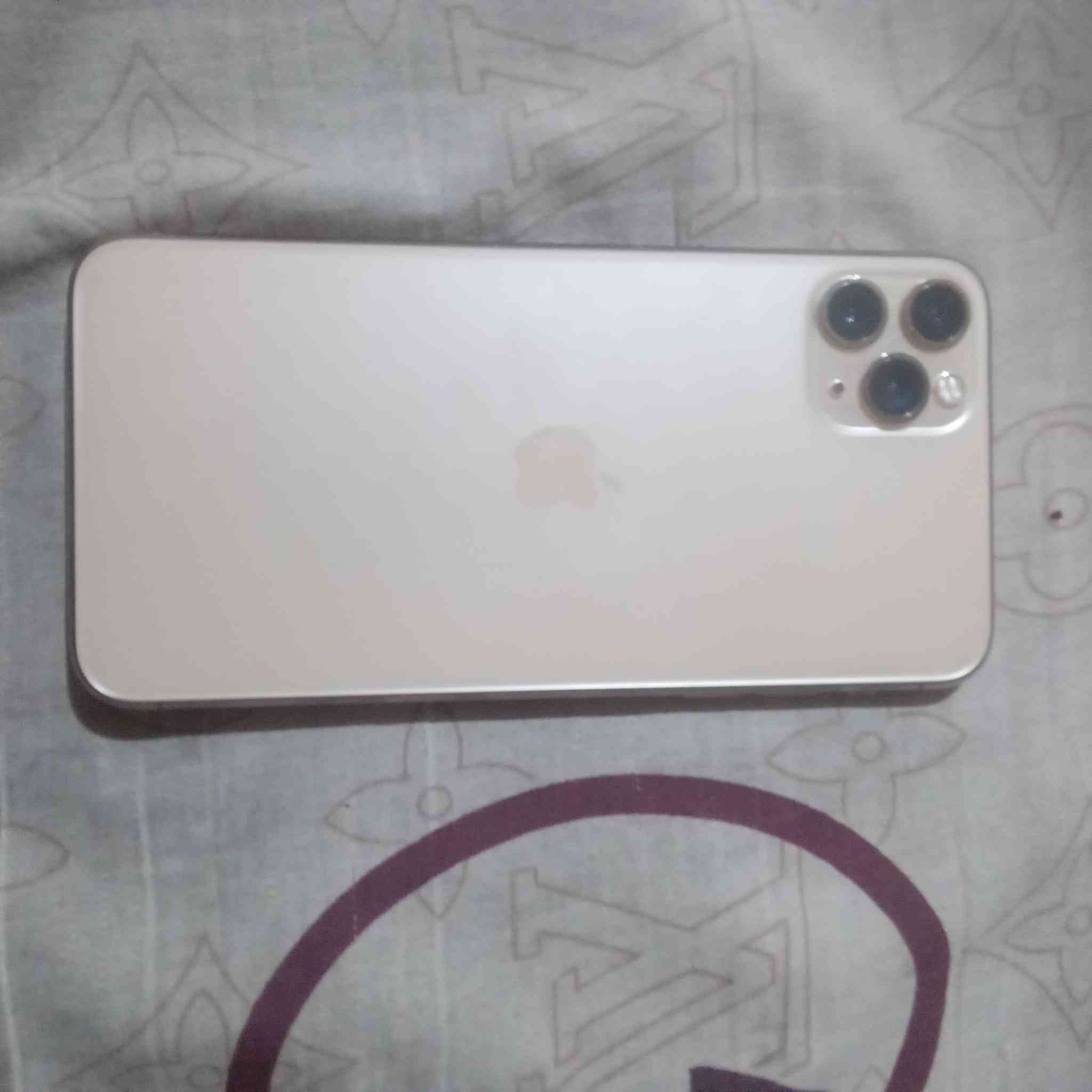 سلام عليكم آيفون 11برو ماكس البيع النقال نضيف ذاكرة 256العنوان البصرة الموفقية رقمي ***********
