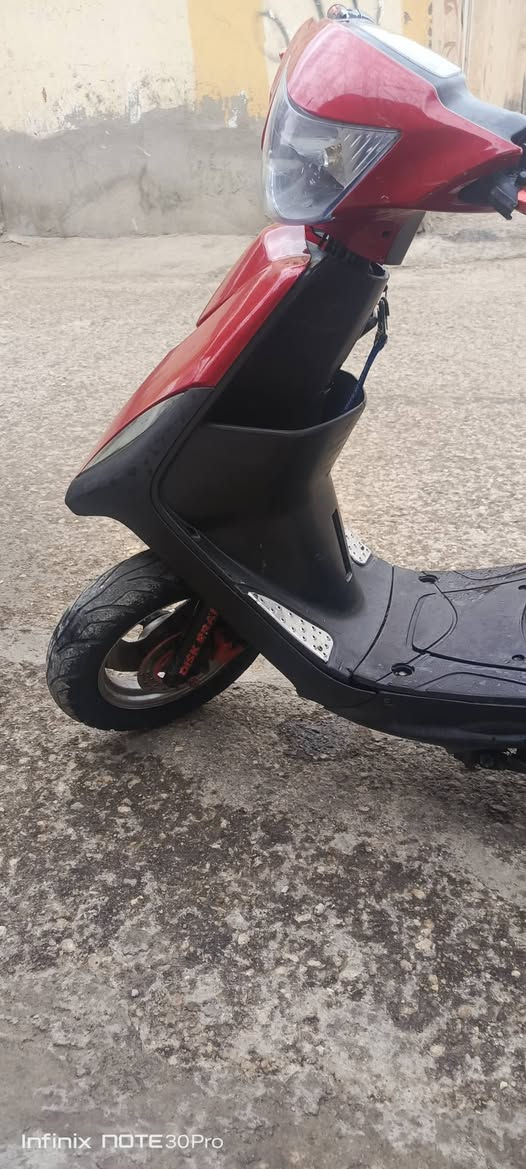 سلام عليكم دراجة ماكس للبيع كهربائيات كلهة شغلة الدراجة منزلهة رنبة مكفولة سوادات و مكينة لا تنقص ولا تدخن ولا حتة صوت الدراجة خرسة مبدل بيهة بس كفرات وكفرات خذتهن مل تفصيخ نكرة سلف هندر شغالا صلنصة و ويل ومكينة نفس الختم مكاني واسط مركز مدينة  السعر خاص للستفسار ***********
