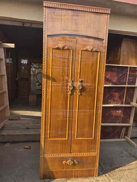 غرفه 5 ابواب. ابراج ملحق مستعمل شغل فصال حديث صاج نقش زان 5 مليم السعر 900 قفل عنوان موصل باب جديد داخل ساحة نادي الفتوه الرياضي مقابل افران السيد *********** اسيا***********
