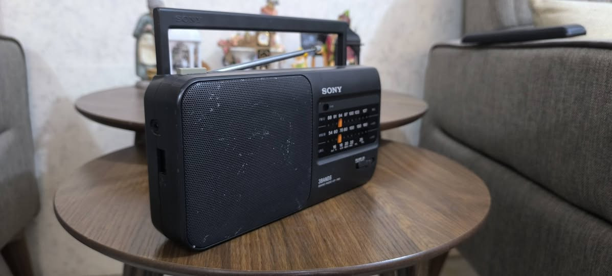 السلام عليكم
جهاز راديو 
ماركه SONY
ثلاث موجات FM.MW.LW
شغال سحب جيد 
كهرباء و بطاريات 
4 باتري قلم 
السعر 30
التوصيل 5 بغداد 6 باقي المحافظات


**إذا كنت صاحب هذا الإعلان وتريد حذفه لأي سبب، رجاءا أرسل رسالة إلى الدعم الفني**