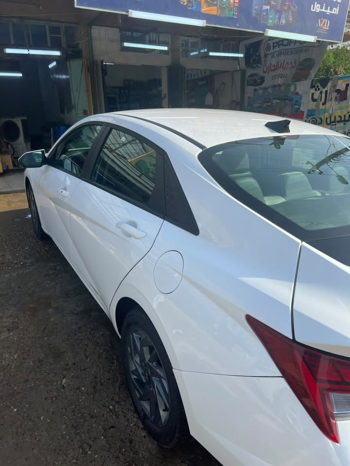 السلام عليكم بيع سريع هوانداي النترا هايبرد 2025 حادثها خلفي جنطة بدون ايرباك ضبرتها كلش حلوة مدومشة رقم بغداد باسمي ماشية 17 الف ميل صور الحادث والسونار بالمنشور رجاء شوفهن واقرة المنشور يلا تتصل
عنوان بغداد /العامرية
السعر قفل ب158 لحد يتصل يعامل 
***********

