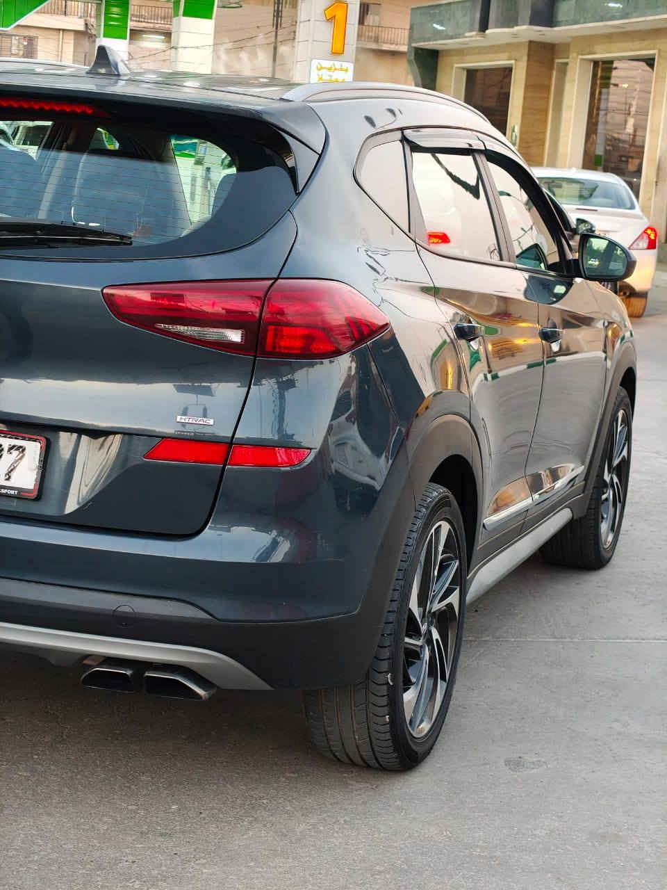 السلام عليكم
Hyundai Tucson Limited 2019 Gray 2.4L 4 
للبيع توكسان 2019 بنزين نظيفة  رقم بغداد باسمي استخدام شخصي قليل مكانها بغداد الدورة شارع المعلمين 
أي استفسار اتصل 
*********** متوفر واتساب
