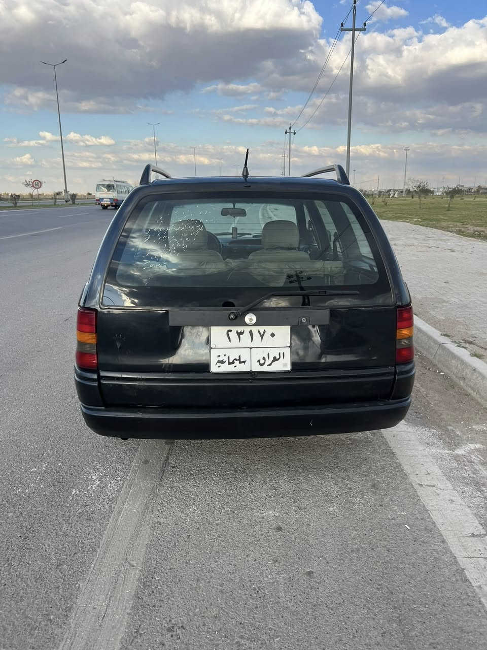 ئوبل استرا موديل 1993سنوي تازه بي دعم و ليدراو مه كينه 16جوار تايه ي تازه. كير محرك شرط 
سعر 37
موبايل ***********
