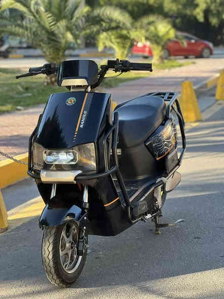 سلام عليكم شباب دراجه شحن للبيع  نوع سكنس دراجه زيرو زيرو10 يوم من ماخذها من معرض وصل شراء موجود دراجه كل نقص وعيب مابيها امانت الله بعدها بلجيس  بيها مواصفات تخبل 

الموديل 2025❤️
النوع سكنس  المدرع ❤️‍🔥
البطاريات 6دبل😋
التحويلات3😳
السرعه 80❤️‍🔥
الرجوع الـ خلف 🤷‍♂️
لونها مميز🤍
شاشه تاب تعرض الك كل عطل😋
بريكات دهن دسكات هدروليك ❤️‍🔥
تايرات جوبلس🤷‍♂️
دبل إشاره 😋
استان صفح وتعليك😙
تشغيل عن بعد 🤷‍♂️
جهاز إنذار السرقه ❤️‍🔥
بصمات 2🙀
سويجات 2🥺
شاحنه اصليه❤️
مسافه تحت صندوق جبيره ❤️
تمشيك بل شحنه وحده 60كيلو 🤷‍♂️
درع حديد كامل الحمايه كفرات الدراجه 💕

اي استفسار اتصال 

***********

مكاني بغداد لاعظميه
