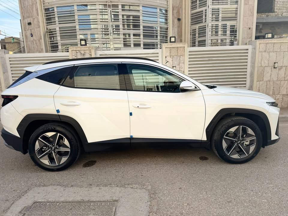 هونداي توسان خليجي ضمان الشركة

كفاله عامه رقم بغداد   تحويل مباشر 

عداد المسافه : 30الف km فقط

الموديل : 2025

حجم المحرك : 4 سلندر 2000 دوش 

المواصفات ..  

حساس امامي خلفي 

 بصمة تشغيل وابواب تشغيل عن بعد

تبريد قطعتين - مقاعد كهرباء اماميه 

مقاعد تبريد - مري شفط - اشاير مري 

مثبت سرعه - سايد بريك كهرباء 

شاحن وايرلس - لايت الامامي زينون + لد

بردات خلفيه - ويل كب حجم 18 

السعر 229 $ بيها مجال 

***********  

بغداد / حي الاطباء
