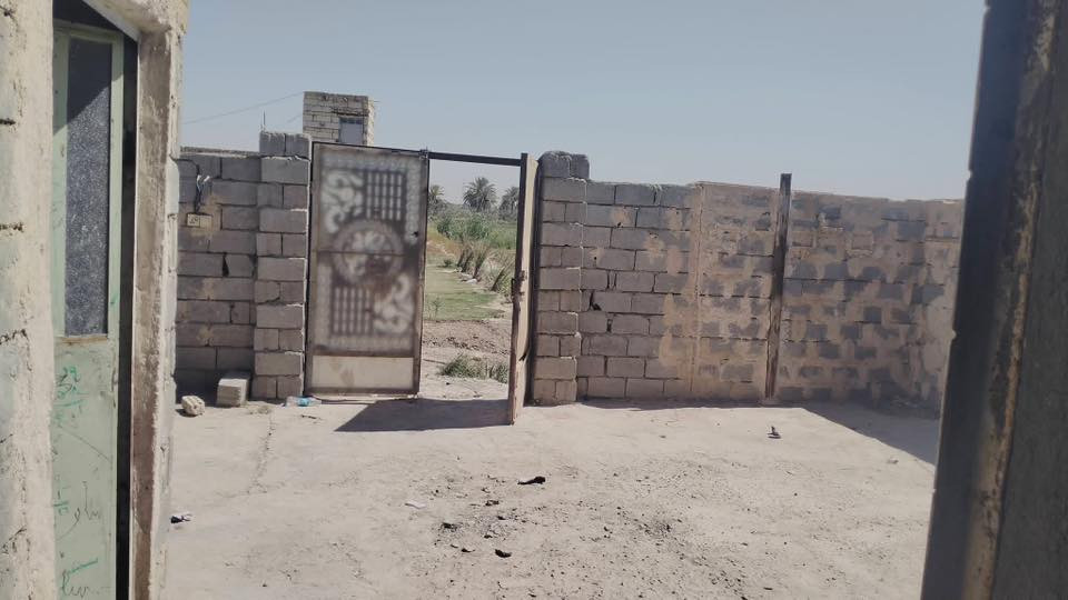 دار. للبيع إصلاح راعي في مجمع المصلاوي خلف.  المستشفى  وطريق الثاني ع شارع الجديده مساحه 200. مستعجل ع البيع سعر 12بيه مجال بسيط ستفسار اكثر ***********
