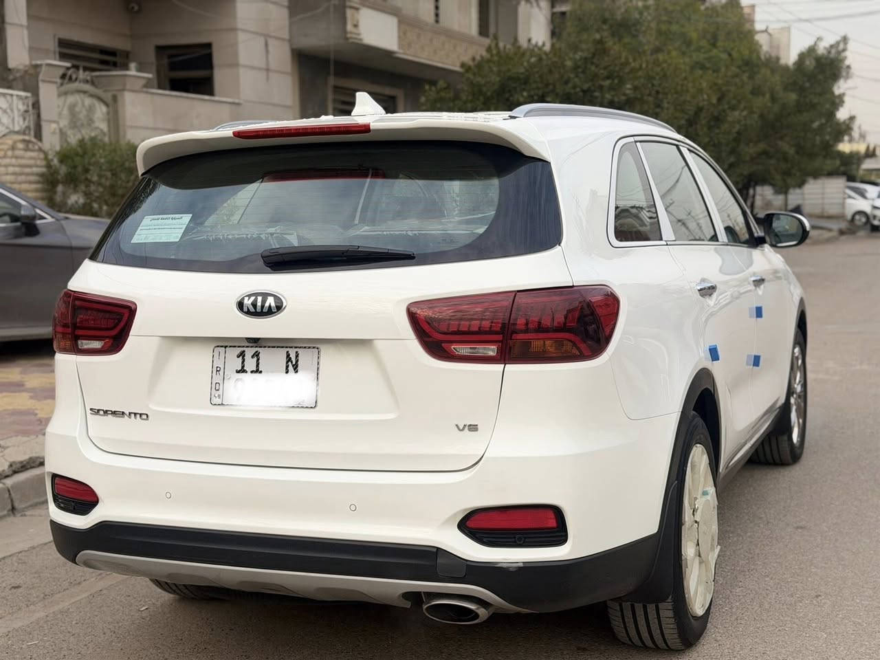 السلام عليكم
كيا سورنتو 2020 ( اخت الزيرو )

استلام الشركه الدوليه مواصفات الاصليه 

السياره بعدهه عل شرط بفابلون الشركه ونايلون الشركه ماشيه 18 الف كفاله عامه من كولشي شرط مكفوله من جكت الابره وبعدهه عدتهه كتلوكاتهه البصمه الثانيه مامستخدمه جديده لوك السياره المواصفات 

بصمه تشغيل 

دبل كشن كهرباء 

اريل نفكيشن 

شاشه اصليه 

شاحن واير ليس 

لايت عدسات زنون 

بكلايت لد 

فول تحكم استيرن 

بردات خلفيه

حساس امامي خلفي اصلي 

كامره اصليه 

الباب الخلفي كهرباء 

ويل 19 كروم سبير منازل 

محرك 6 سلندر 3500

كير 8 نمر 

7 راكب 

السياره مواصفات الشركه الدوليه معروفه 

رقم بغداد دولي بسمي 

مكان السياره بغداد 

رقمي ***********
