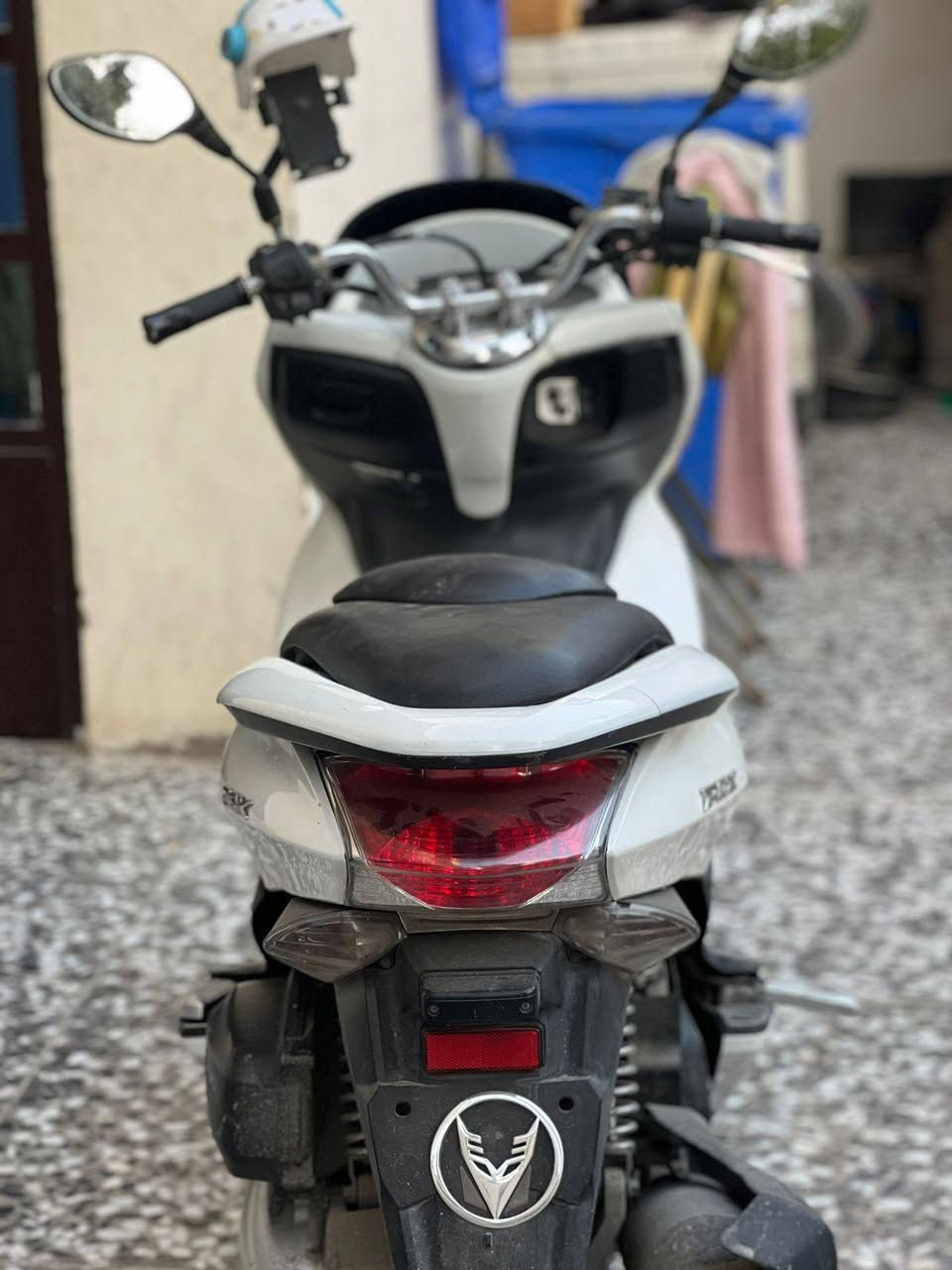 دراجه بي سي اكس
مكينة 150
كلشي شغال مكاني بغداد
السعر  مليون و250
***********
