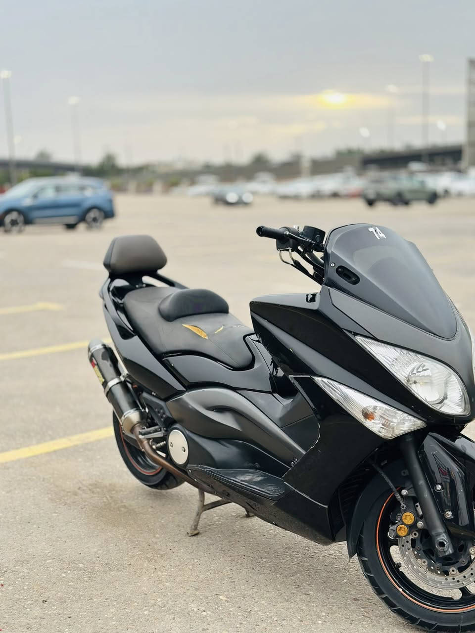 سلام عليكم تي ماكس 2011 مكينه مكفوله
وبيه تزويد صالنصه
كلج بصمه
ستيرن رياضي
دراجه سويجين
شلعه معدل تاكل الكاع اكل  
كلش مناقصه بس بيه كسر زغير بالمازده وفطر بالبجم ومصلح اصلن ممبين
مكاني بغداد الحريه 
الاتصال ***********
