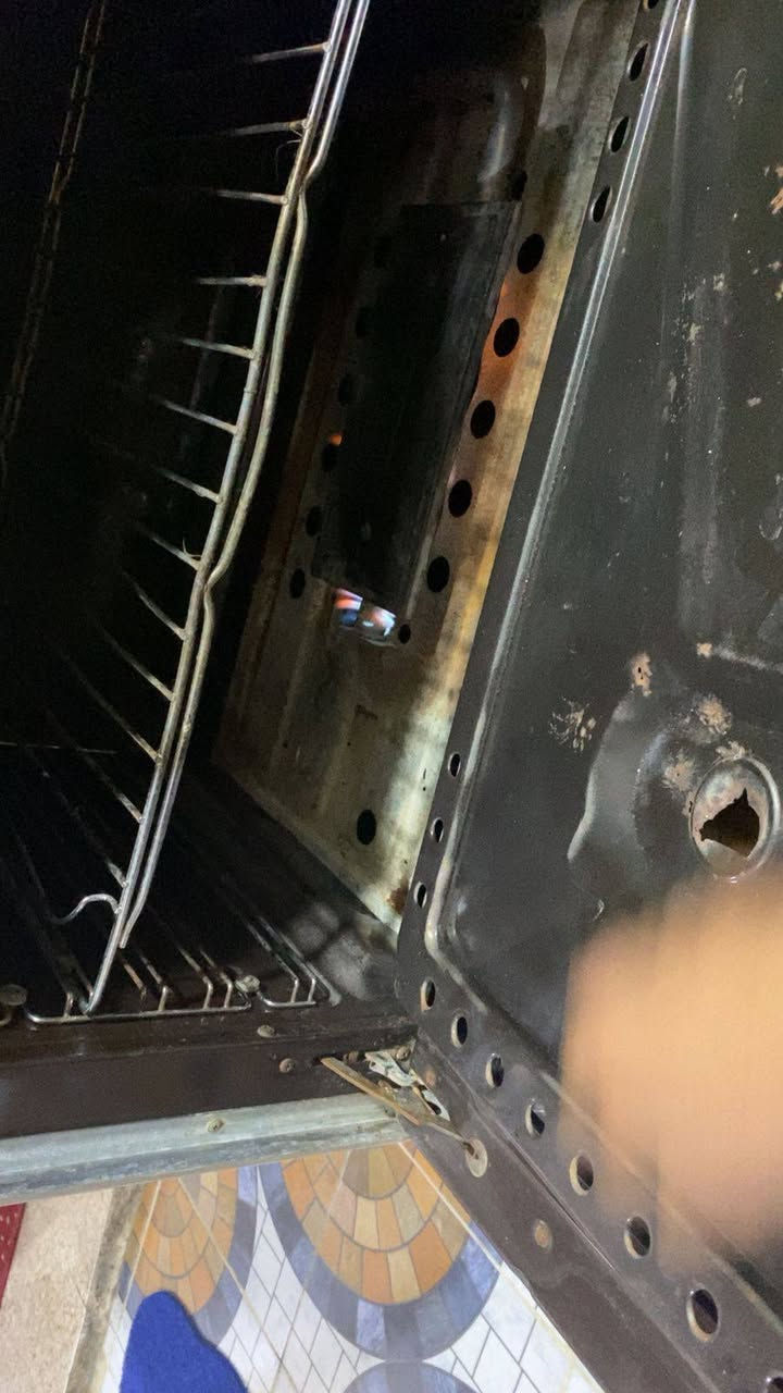 طباخ كريازي شغال نضيف 200استيل 200باب لأول ***********
