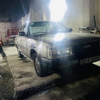 للبيع  كرونا موديل 1982 خمسة كير  تبريد تدفئة شغالة  وايرمنيا كلها شغا...